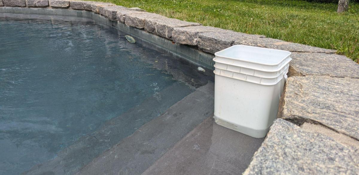 pool bucket test to determine a leak