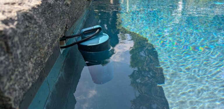 Sutro device in the pool.